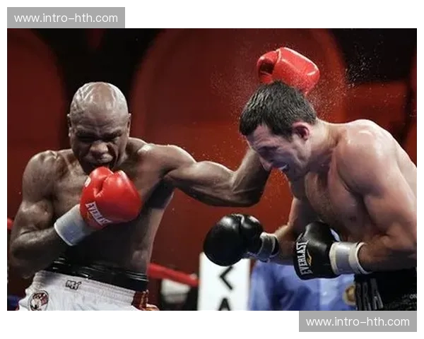 拳台上的双子星：弗朗切与沃德的恩怨情仇与荣耀之路